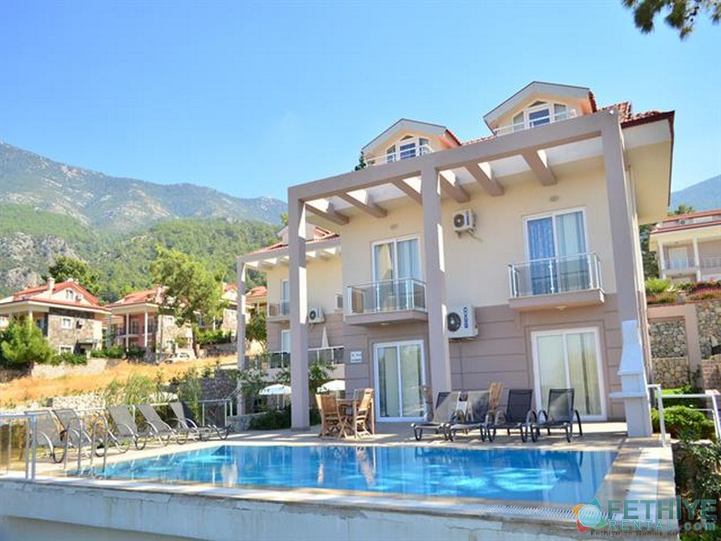 4 Yatak Odalı Günlük Kiralık Müstakil Havuzlu Villa Ölüdeniz Fethiye